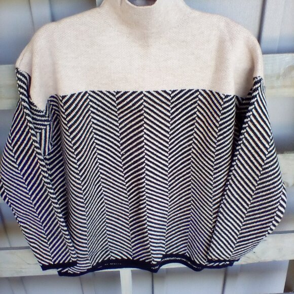 Contrast Turtleneck Long Sleeve Sweater - Picture 3 of 4